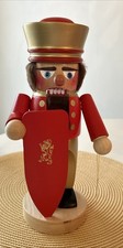 Steinbach German Nutcracker Chubby King Lionheart #357 Red Gold Uniform & Shield picture