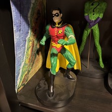1999 Warner Bros. Studio Store - Robin Statue - Limited Edition - Repaired picture