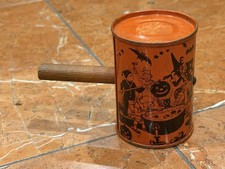HALLOWEEN NOISE MAKER LITHOGRAPH TIN WITCH BLACK CAT CHEIN WOOD HANDLE 1930S picture