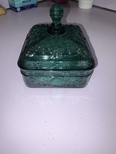VTG Tiara Indiana Glass Spruce Green Honey Bee Covered Box Candy Dish Lid MINT picture