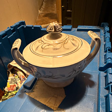 Harmon House 1 pt Porcelain Soup Tureen w/ Lid Blue White Floral Oval 544 picture