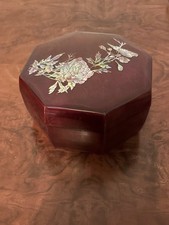 Vintage Korean Najeon-chilgi Octagonal Jewelry Box Mother of Pearl Inlay 5 in picture