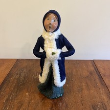 1993 BYERS CHOICE CHRISTMAS CAROLER Woman Red Hair, Blue Fleece Trim Coat Hood picture