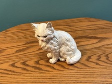 Pre Owned VNT LEFTON PORCELAIN PERSIAN KITTY CAT FIGURINE WITH GREEN EYES #1514 picture