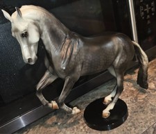 Breyer Matte Indu Breyerfest 2017 Special Run Valegro mold picture