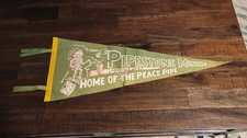 UNIQUE VINTAGE  PIPESTONE MINNESOTA FELT PENNANT - GOOD COND - GREAT GRAPHICS picture