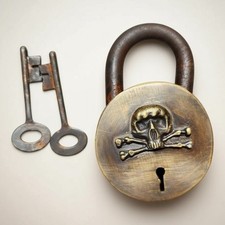 Pirate Skull Solid Brass Lock with Keys picture