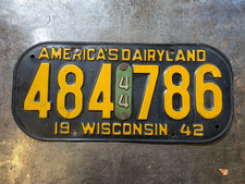 Vintage 1942 Wisconsin License Plates MATCHING PAIR WWII Tab Type 1944 & 1945 picture