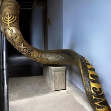 Shofar Carved Kudu Engraving Engraved Yemenite Blow Horn Jewish Jerusalem  Rare picture