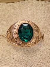 Vintage GIRL SCOUTS 10K G.F. Gold ring Green Stone  Size 7 picture