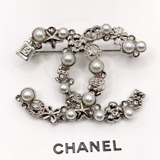 Designer Brooch Silver Faux Pearl Rhinestone CC Logo Vintage 4.6 x 3.3 cm Chanel picture