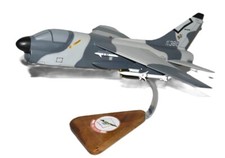 USAF Vought A-7D Corsair 188th FS New Mexico ANG Desk Top Model 1/32 SC Airplane picture
