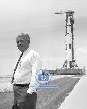 WERNHER VON BRAUN IN FRONT OF THE APOLLO 11 SATURN V 8X10 NASA PHOTO REPRINT picture