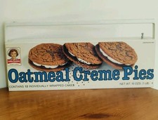 RARE VTG  1980's Little Debbie Oatmeal Creme Pies Billboard Transistor Radio picture