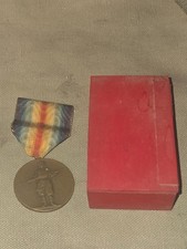 WWI Japanese Victory Medal in Wood Box picture