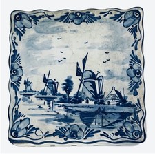 Vintage Delft Holland hand painted porcelain box 6