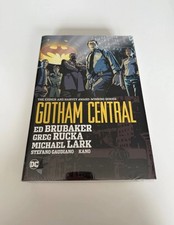 Lark, Michael - Gotham Central Omnibus (2022 edition) - Brand New picture