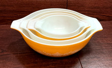 VINTAGE 1970'S PYREX BUTTERFLY GOLD SET OF 4 NESTING CINDERELLA MIXING BOWLS picture