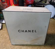 VTG. 70'S ? Chanel No 19 Bath Powder 8.OZ  New York Opened never Used No Bar Cod picture