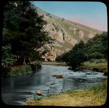 IN DOVEDALE DERBYSHIRE C1890 ANTIQUE Magic Lantern Slide TINTED PHOTO picture