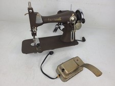 Vintage Cromwell Sewing Machine w Case With Foot Pedal (TESTED) picture