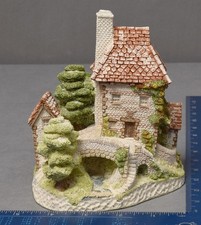 David Winter Tollkeeper's Cottage collectible cottage sculpture PAINT WORN picture
