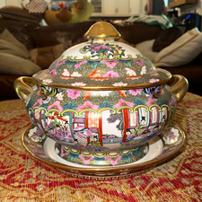 Chinese Rose Medallion Porcelain Covered Tureen w/ Underplate Gold Trim 9