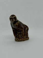 Wade England Porcelain Figurine gorilla picture