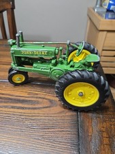 ERTL 1934 John Deere Model A Tractor 1/16 Scale Die-cast Metal picture