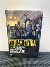 Gotham Central Omnibus DC Comics Hardcover New Sealed Brubaker Rucka Lark HC picture