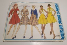 Vogue's Basic Design Sew Pattern #2823 Size 10 picture