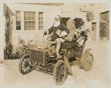 Johnny Hines in a car full of Xmas presents in Home Made 1927 Old Photo picture