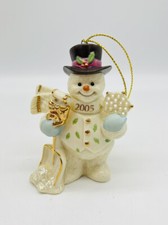 Lenox 2005 Annual Snowman Ornament A Chilly Christmas with Box Porcelain EUC picture
