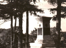 General Braddocks grave monument Uniontown PA RPPC Postcard picture