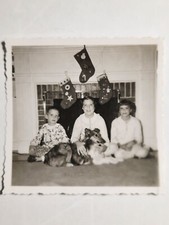Vintage 1950s B&W Snapshot Photo  2 1/4