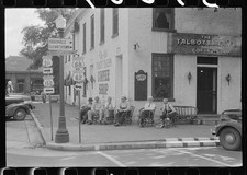 Bardstown Kentucky 1940 Talbott Tavern townspeople coffee shop street scene picture