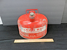Lawn Boy 2 1/2 Gallon Metal Fuel  Can Early Logo picture