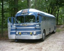 1948 GMC GREYHOUND BUS 5x7 Borderless PHOTO  (212-C) picture