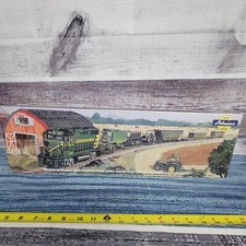 Athearns 1999 H.O Scale John Deere accessory box sealed box green/yellow picture