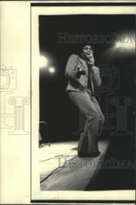 1975 Press Photo Charley Pride, singing,New York City, Madison Square Garden picture