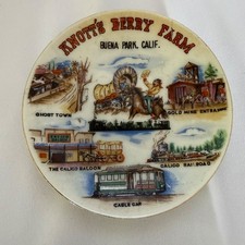 vintage knotts berry farm collectables plate wall hanging Buena Park CA picture