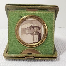 Antique Folding Travel Photo Case Green Leatherette Picture Frame w Old Photo 3