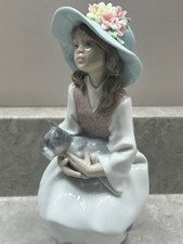Lladro “Daydreams” 6400 Beautiful  RARE Retired, No Box, Excellent picture
