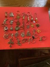30 Junk Drawer Mixed Lot Keychains Charms Beer Cross Moon & Star Cow & More Look picture