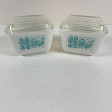 Vintage Pyrex Butterprint 501 Fridgie Refrigerator Dishes w Lids Set of 2 picture