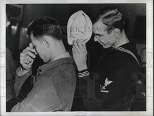 1942 Press Photo John A Sampson & Lonson Grant, USN at court picture