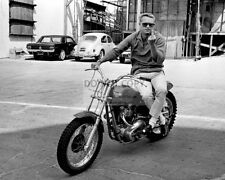 STEVE McQUEEN ON MOTORCYCLE MAKING FEELINGS KNOWN - 8X10 PUBLICITY PHOTO (AB890) picture