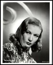 Hollywood Beauty VERONICA LAKE STYLISH POSE STUNNING PORTRAIT 1950s PHOTO 610 picture
