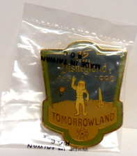Disney DLR Cast Member 35th Anniversary Shield Tomorrowland Pin picture