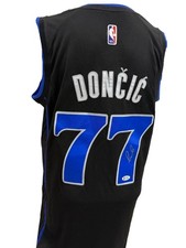 NBA Luka Dončić #77 Signed blue Jersey Mavericks Autograph Beckett COA picture